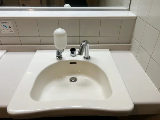 横浜市中区地下駐車場(トイレ自動水栓)